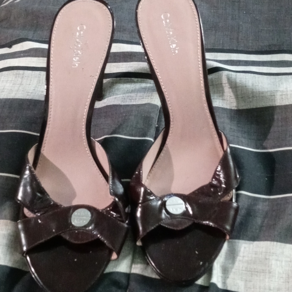 Calvin Klein peep toe Brown heels